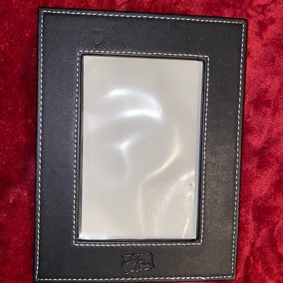 Faux leather threaded 4/6 photo frame - Picture 3 of 5